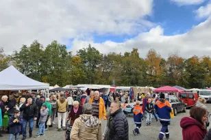 Buntes Marktreiben beim Elsoffer Markt